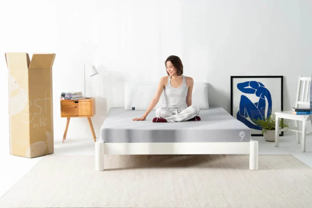 chọn nệm và gối phú hợp cũng giúp cải thiện tình trạng mất ngủ