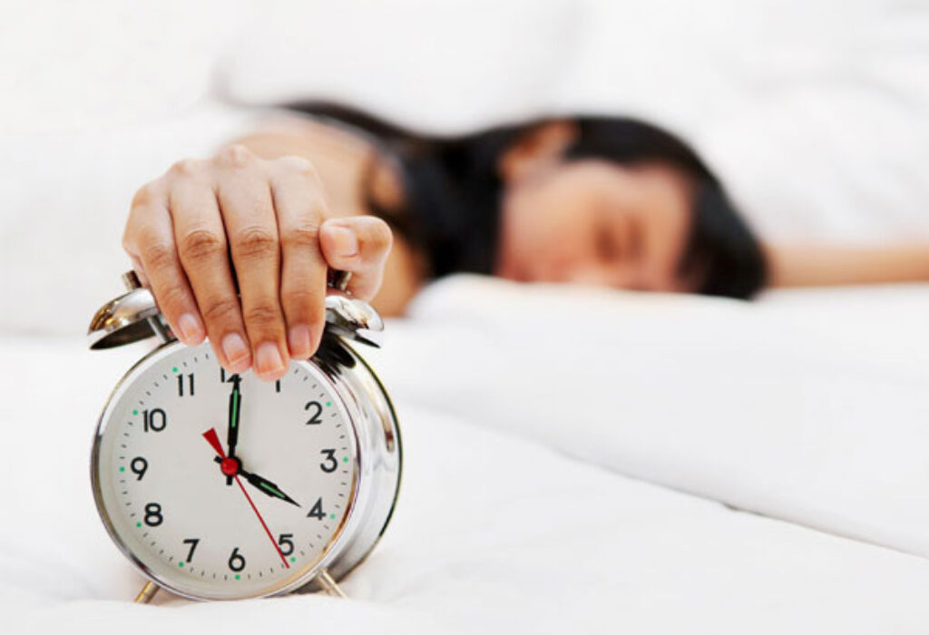 ngủ trưa muộn khiến bạn khó ngủ về đêm