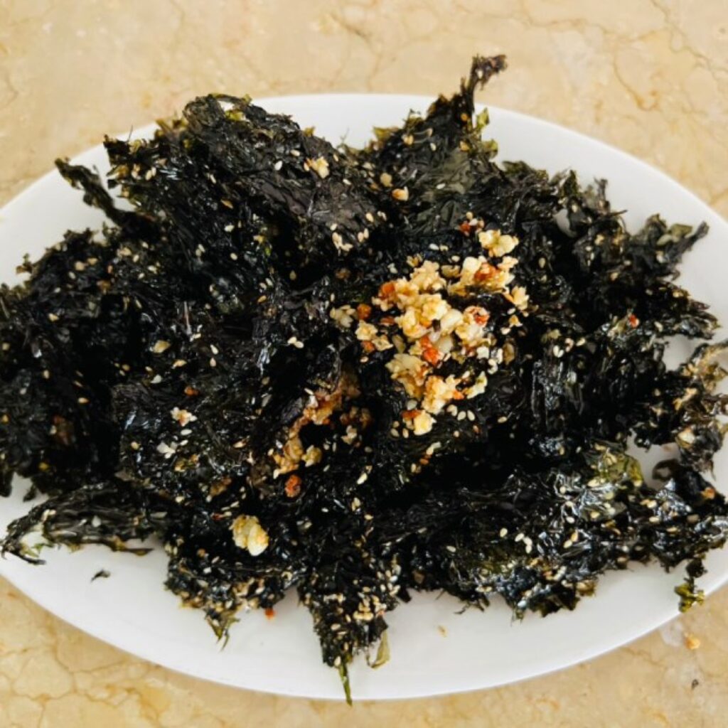rong biển tẩm gia vị là món ăn vặt khá phổ biến